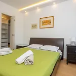 Aviani * Сплит