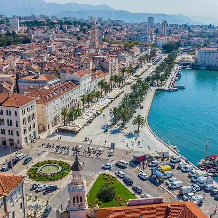 Aviani Appartement *